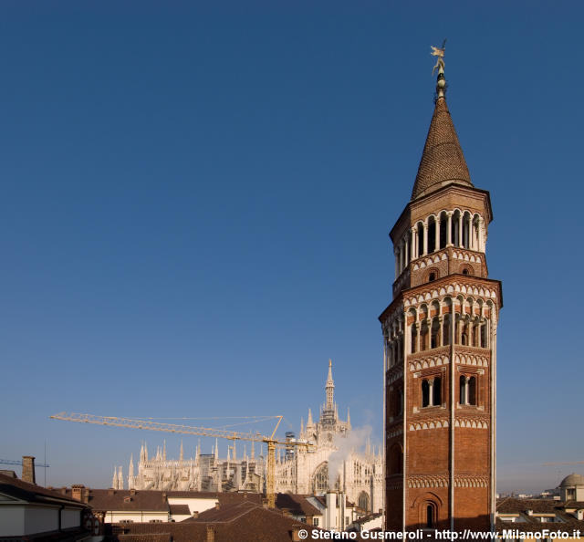  Campanile S.Gottardo e Duomo - click to next image