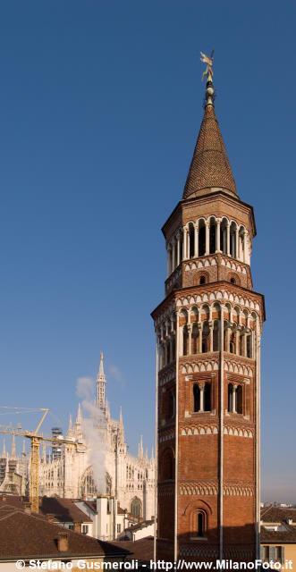  Campanile S.Gottardo e Duomo - click to next image