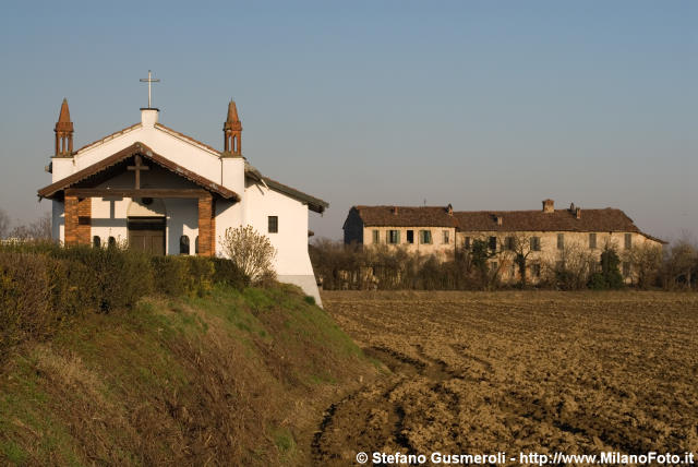  San Marchetto e cascina San Marcaccio (via San Marchetto 11) - click to next image