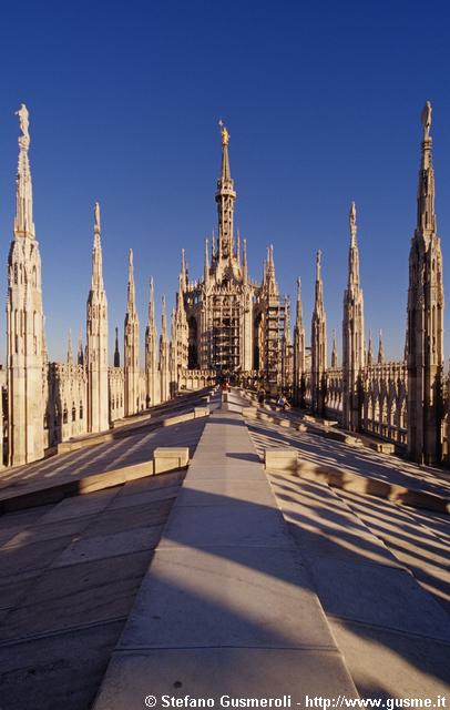  Tetto del Duomo - click to next image