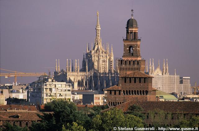  Castello e Duomo - click to next image