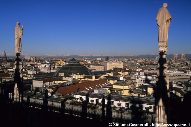  Guglie Duomo, Cupola Galleria e Scala - click to next image