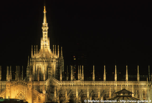  Duomo in notturna - click to next image