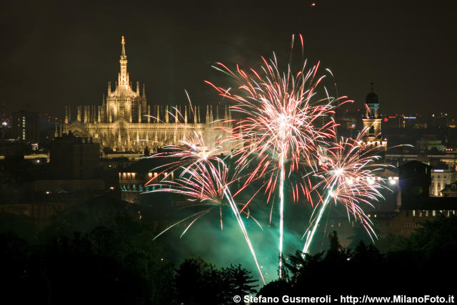  Fuochi d'artificio e Duomo - click to next image