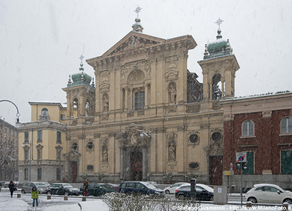  S.Maria Segreta durante una nevicata - click to next image