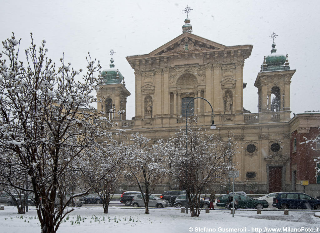  S.Maria Segreta durante una nevicata - click to next image