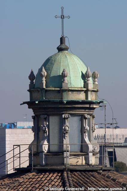  S.Maria alla Porta - Lanterna sulla cupola - click to next image