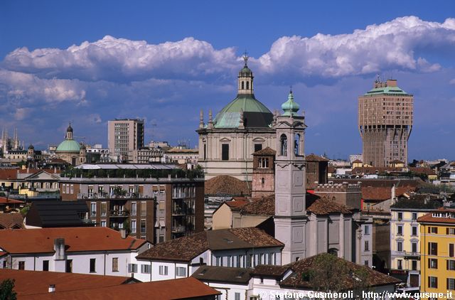  S.Maria della Vittoria, S.Lorenzo e torre Velasca - click to next image