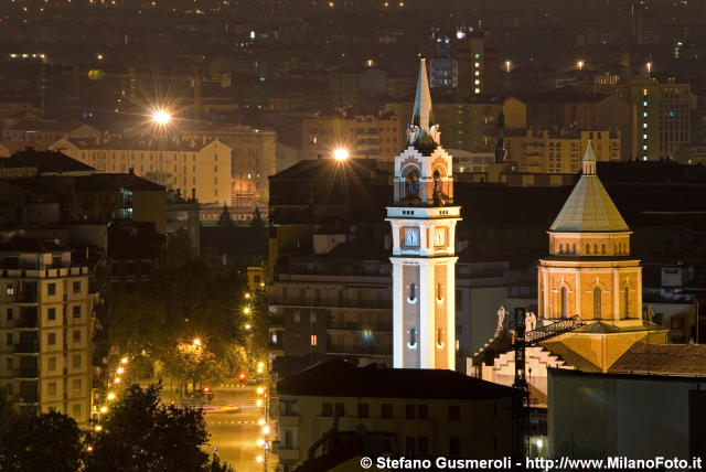  Panoramica notturna verso S.Maria di Lourdes - click to next image