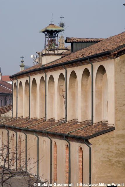  Arcate sul fianco destro di S.Maurizio - click to next image