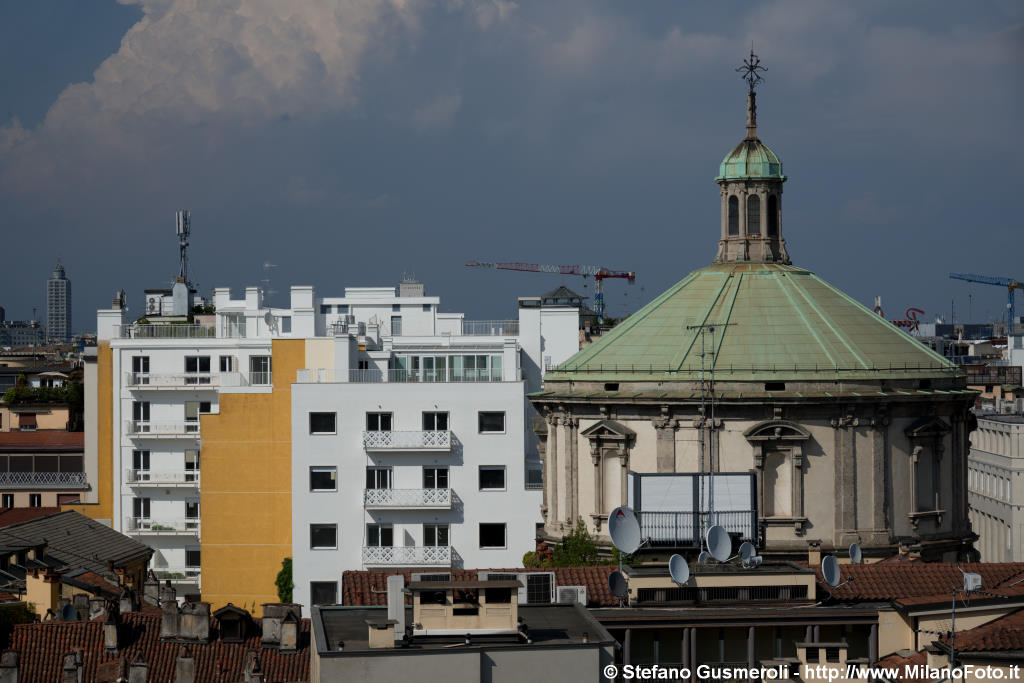  Piazza S.Maria Beltrade 1 e cupola S.Sebastiano - click to next image