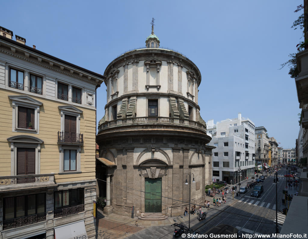  S.Sebastiano e via Torino - click to next image