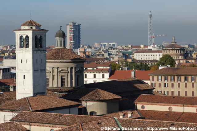  Campanile e tiburio di S.Vittore - click to next image