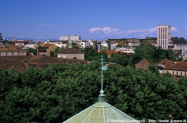  Cupola S.Nazaro e panorama - click to next image