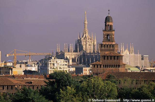  Gru, Duomo e Castello - click to next image