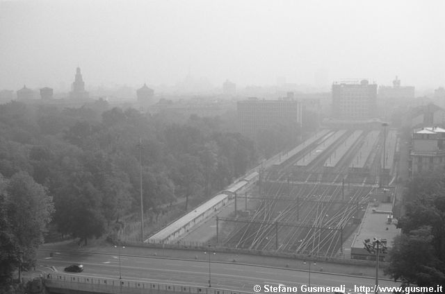  Parco Sempione e Stazione Cadorna nella nebbia - click to next image