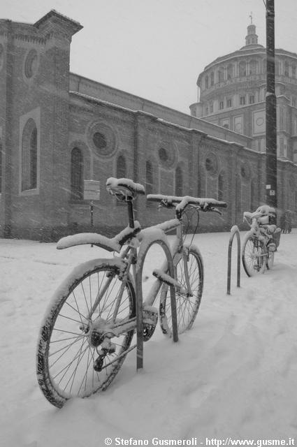  Bici sotto la neve - click to next image