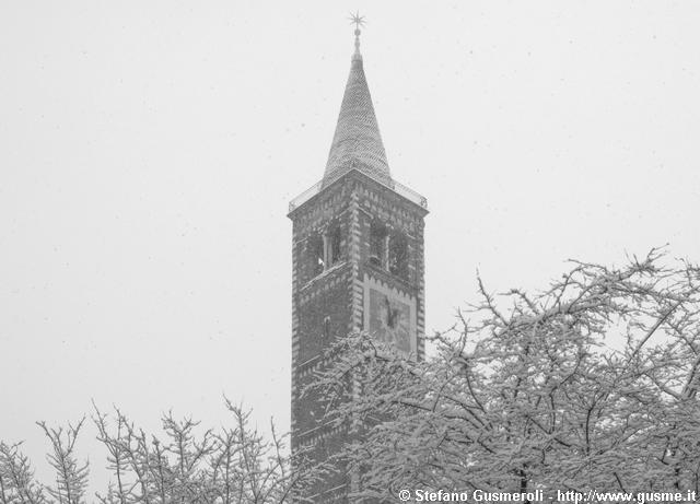  Campanile S.Eustorgio tra rami innevati - click to next image