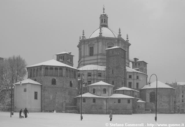  Basilica S.Lorenzo innevata - click to next image