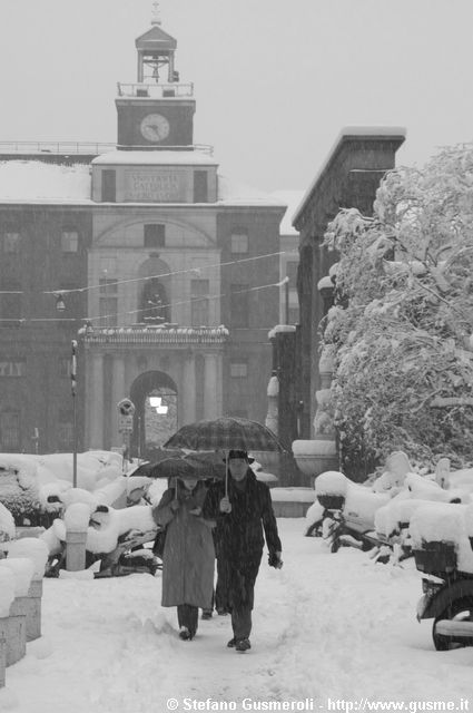  Piazza S.Ambrogio verso la Cattolica - click to next image