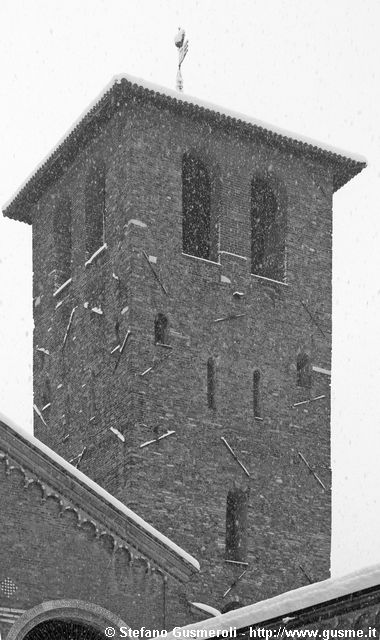  Campanile dei monaci - click to next image