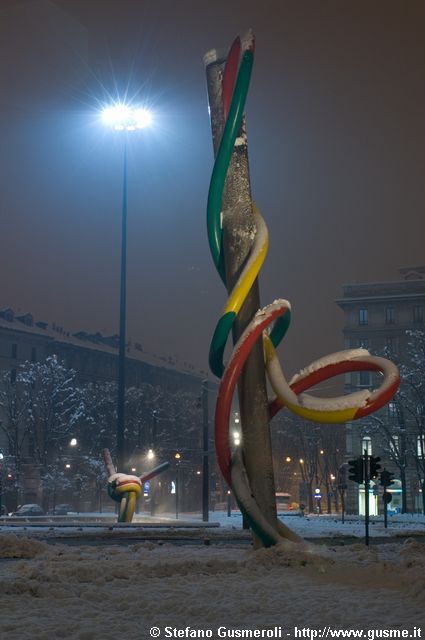  Piazza Cadorna - Ago e filo - click to next image