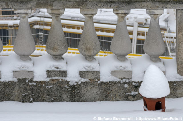  Nevicata sui palazzi dirimpetto al cantiere - click to next image