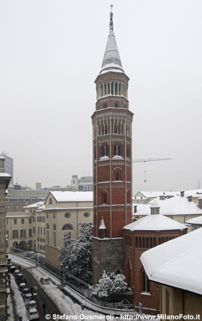  San Gottardo in Corte sotto alla neve - click to next image