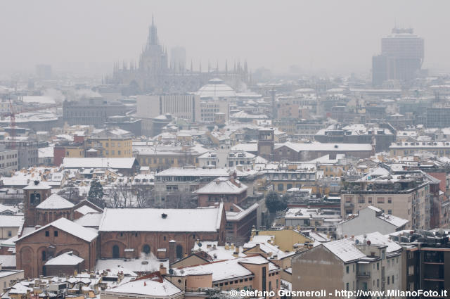  Tetti di Brera sotto alla neve - click to next image