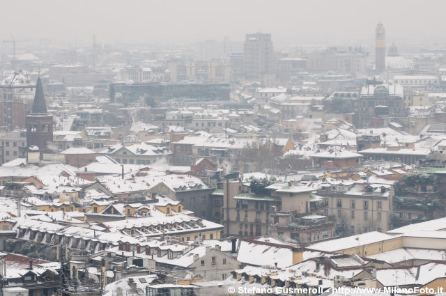  Tetti di Brera sotto la neve - click to next image