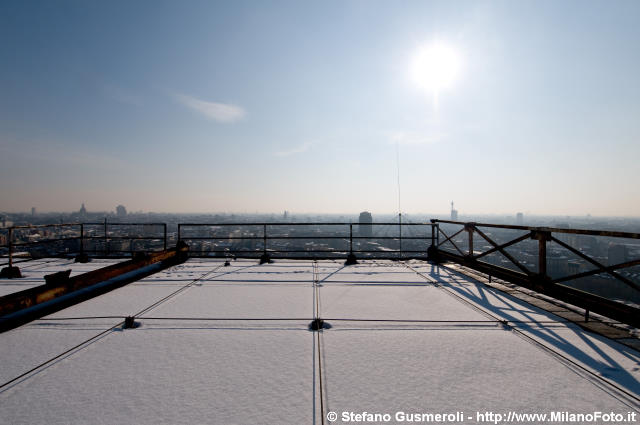  Terrazza di copertura innevata - click to next image