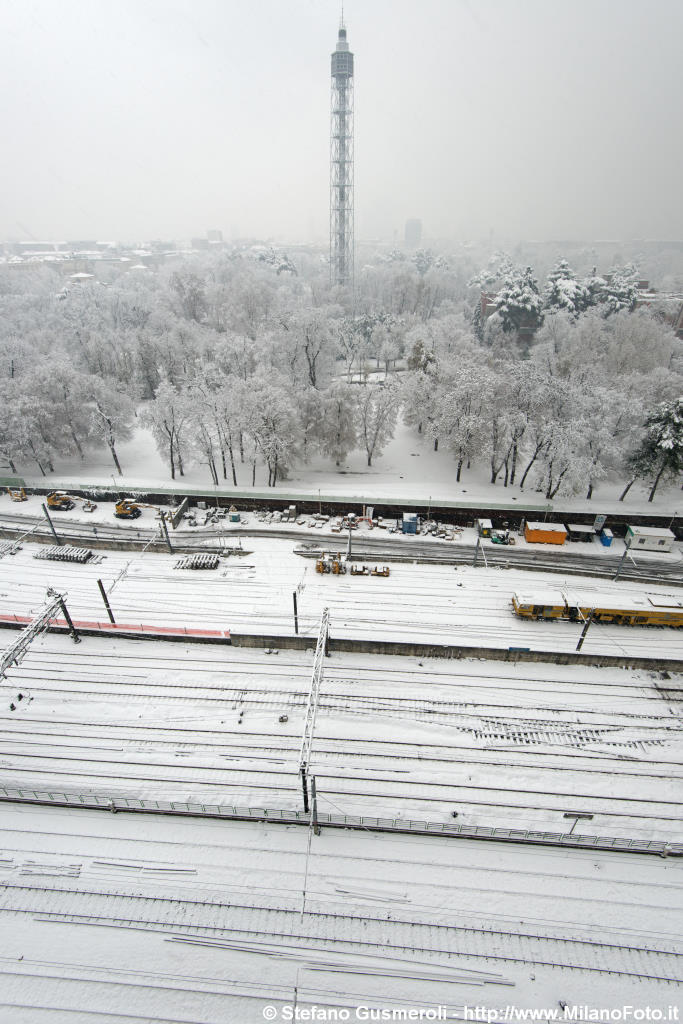  Ferrovie Nord innevate - click to next image