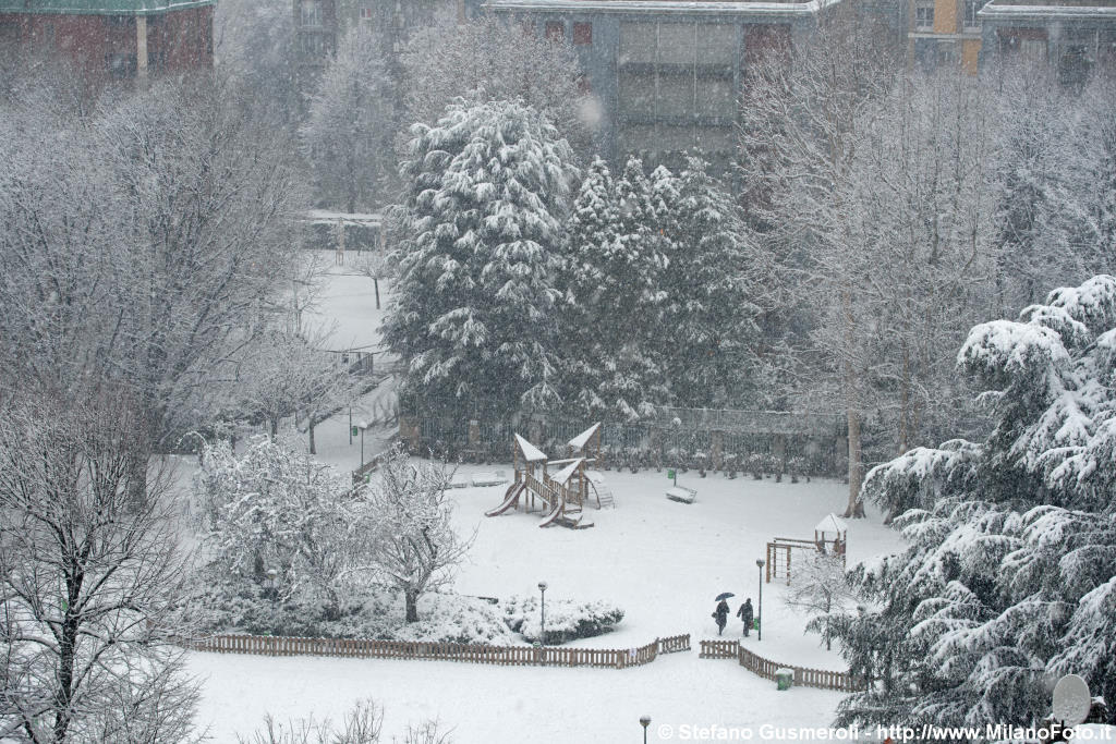  Area bimbi durante una nevicata - click to next image