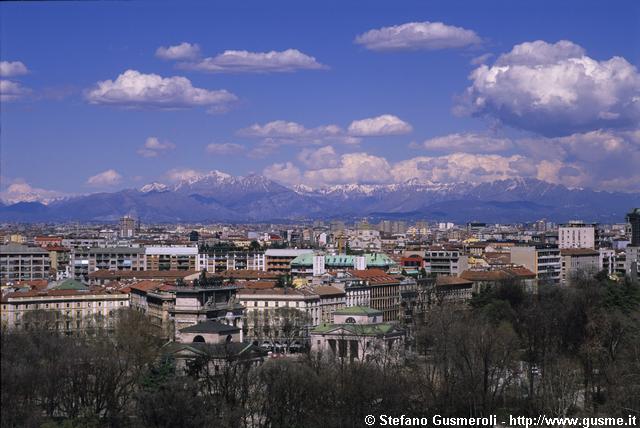  Parco Sempione, Arco della Pace, Grigne e Resegone - click to next image