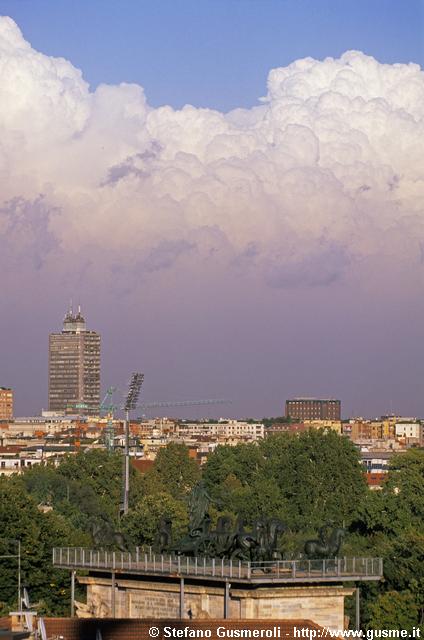  Arco della Pace, Pisani 2 e cumuli - click to next image