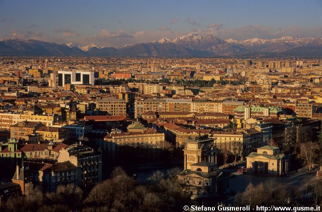  Arco della Pace, piazza Sempione, via Melzi d'Eril e Grigne - click to next image