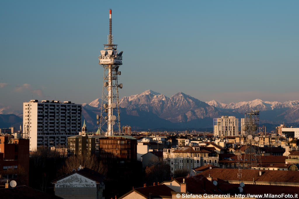  Torre RAI e Grigne - click to next image