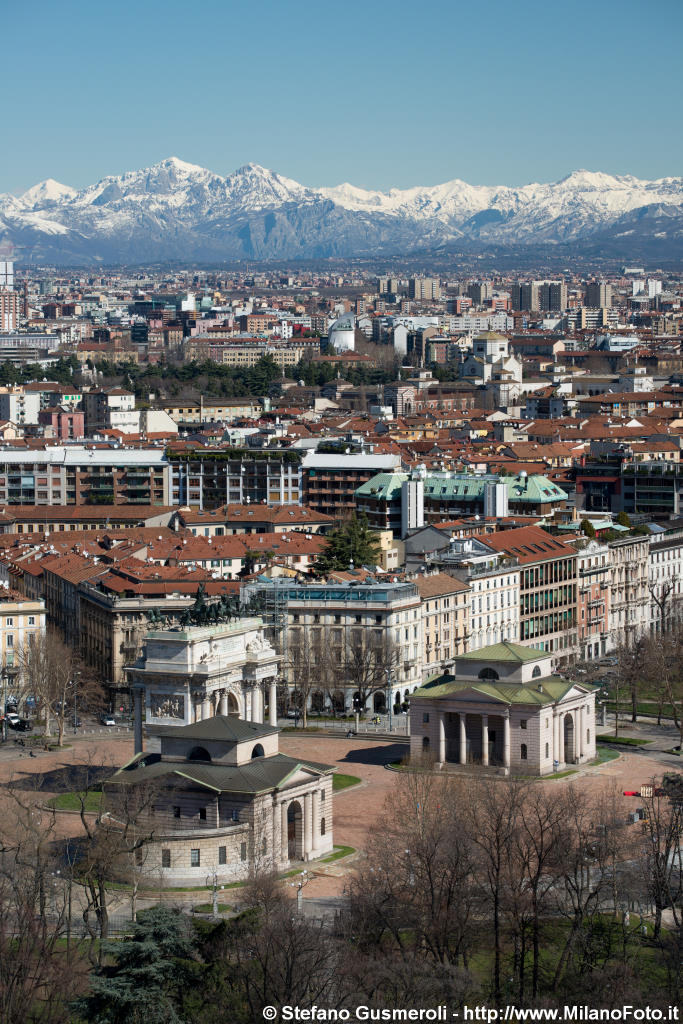  Piazza Sempione e Grigne - click to next image