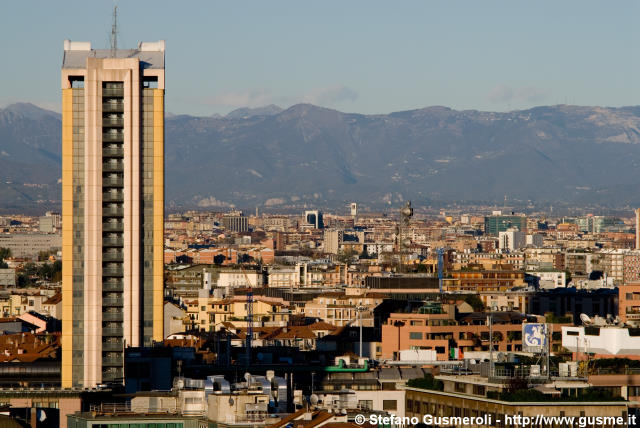  Torre FS Garibaldi Est e monte Albenza - click to next image