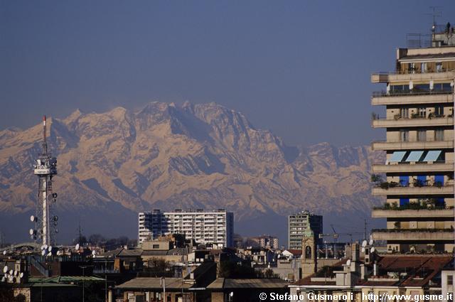  Torre RAI, Sempione 33, Mascagni 21 e monte Rosa - click to next image