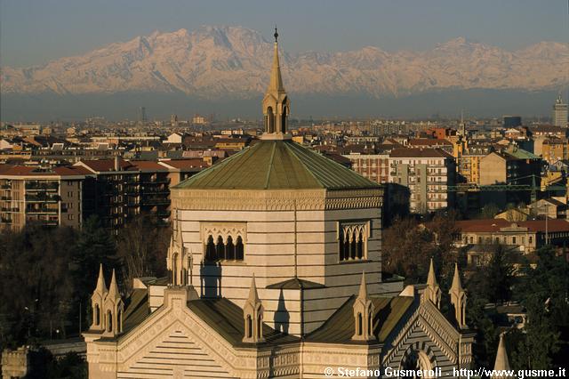  Famedio e monte Rosa - click to next image