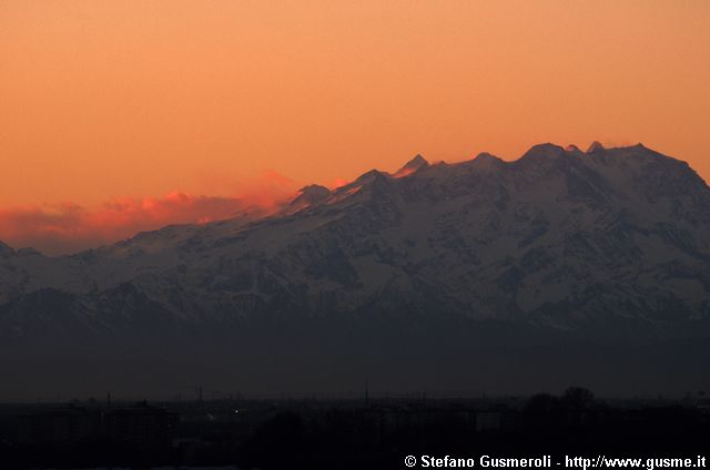  Cirri rosa sul monte Rosa - click to next image