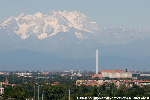  Inceneritore Silla2 e monte Rosa - click to next image