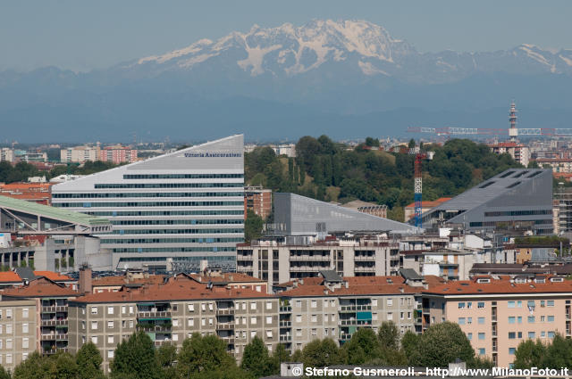  Vittoria Assicurazioni e monte Rosa - click to next image