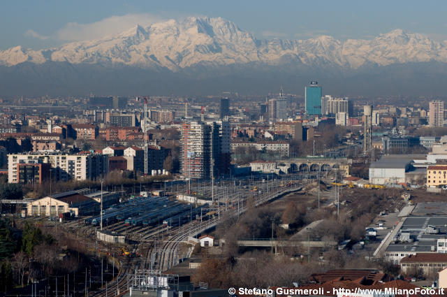  Scalo Farini e monte Rosa - click to next image