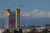 20131111_102718 Torre Isozaki in costruzione e Strahlhorn