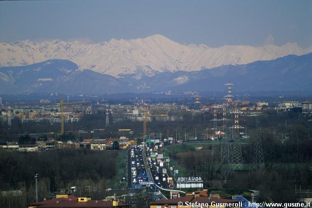  Tangenziale Ovest e monte Zeda - click to next image