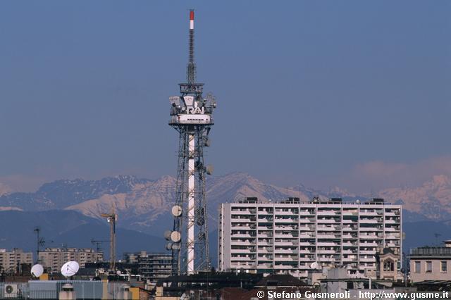  Torre RAI, corso Sempione 33, Rocce del Gridone e Limidario - click to next image