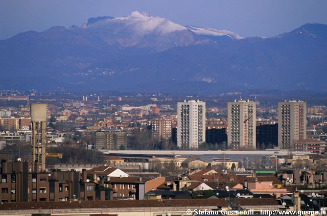  Torre ex IVI, palazzi via Ceva e monte Generoso - click to next image