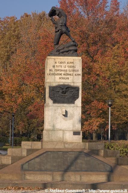  Monumento ai caduti alpini - click to next image